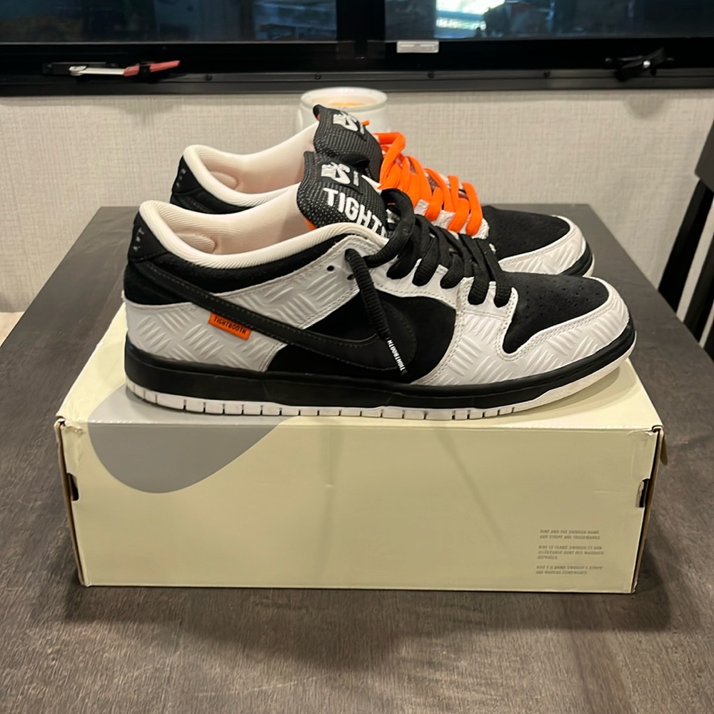 Nike dunk SB, tight booth, great condition, 9–10, OG box